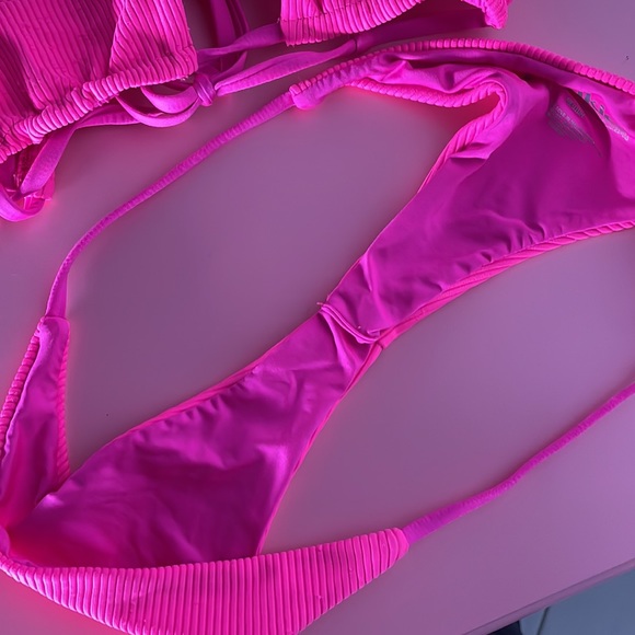 Neon Frankie’s bikini - Picture 6 of 11